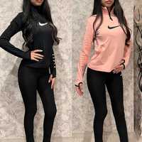 Дамски екипи Nike с блуза и клин в черно и розово