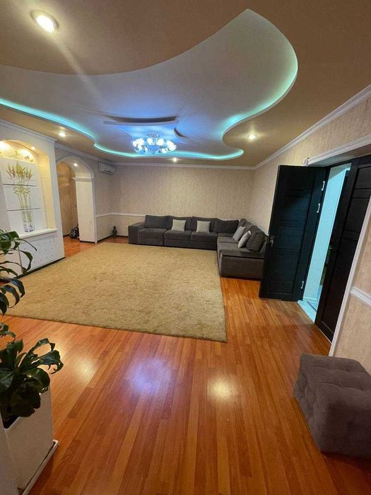 4-х комнатная квартира на Ц-7 с двумя лоджами  ID: 4256