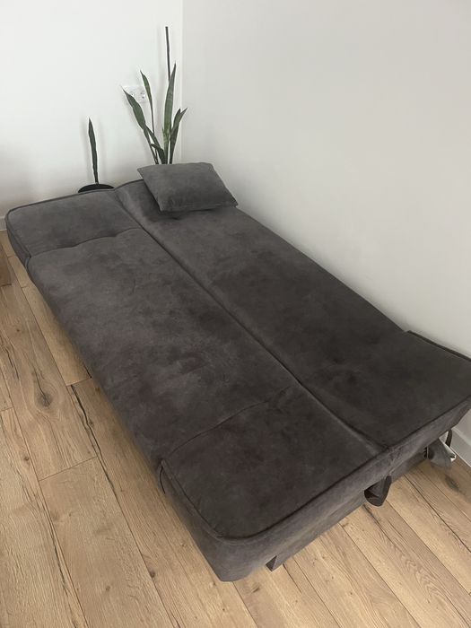 Canapea extensibila aproape noua