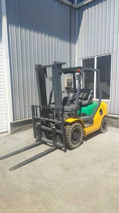 Вилочный погрузчик Komatsu FD25-17