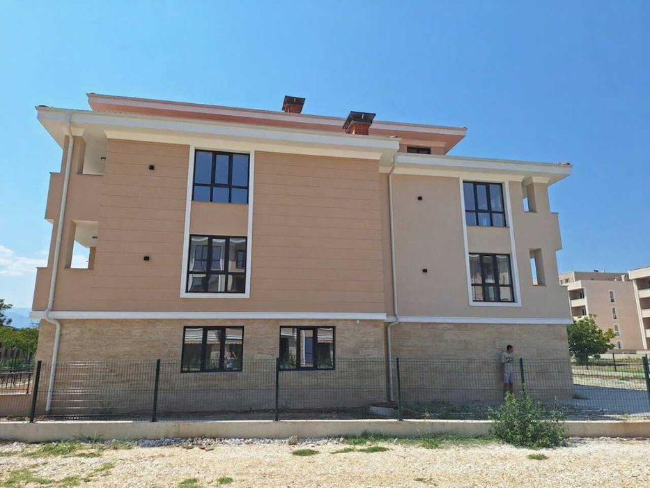 Продава се Двустаен апартамент в Пловдив, Остромила - 62 кв.м за 1823 €/кв.м - Снимка #1