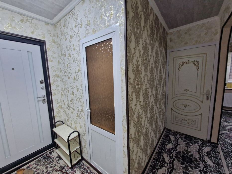 Фрунзе Массив , 25 мактаб ёнида 1 этаж 2 хонали квартира оилага