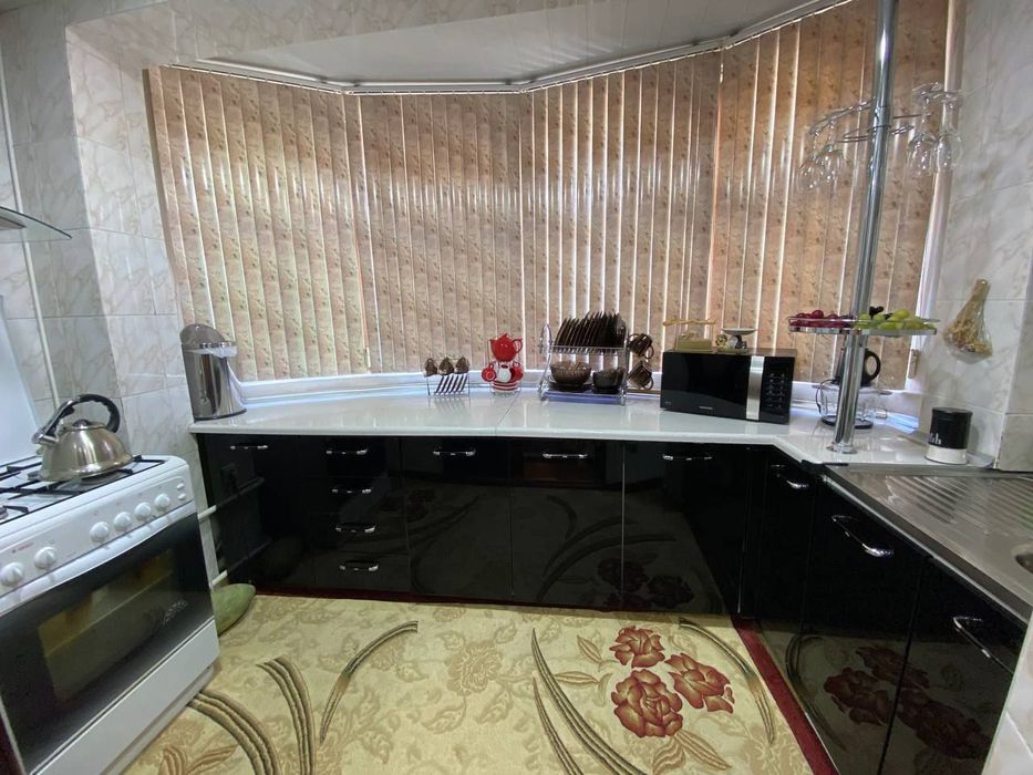 Продаётся квартира Юнусобод Шахристанская 4 ком рядом метро карзинка