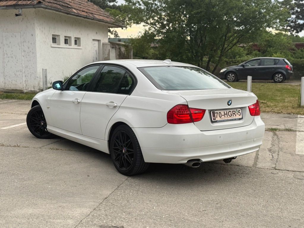 BMW E90 320d automat