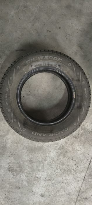Vând anvelope de iarna 205 70 R15