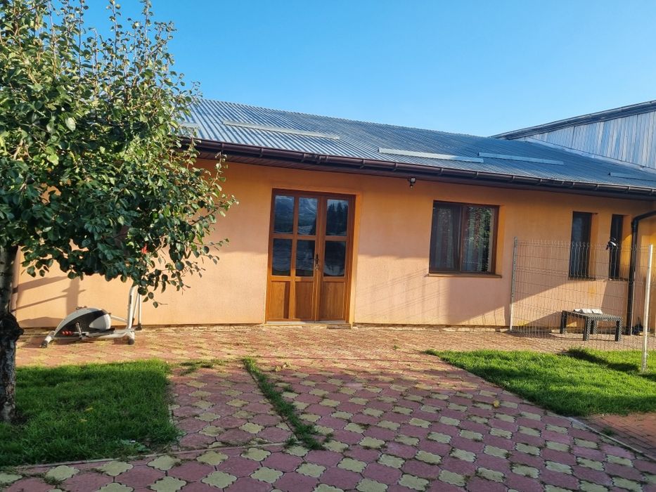 Închiriez spațiu 100 mp zona A Bacău
