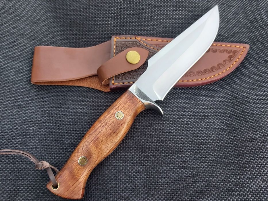 Висококачествен ръчно изработен нож с кожена кания,LN411