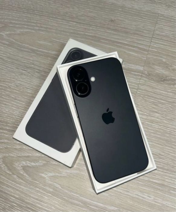 Айфон 16 почти новый