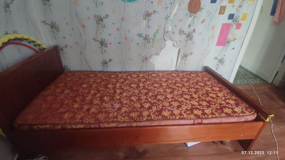 отдам за 2 шоколадки