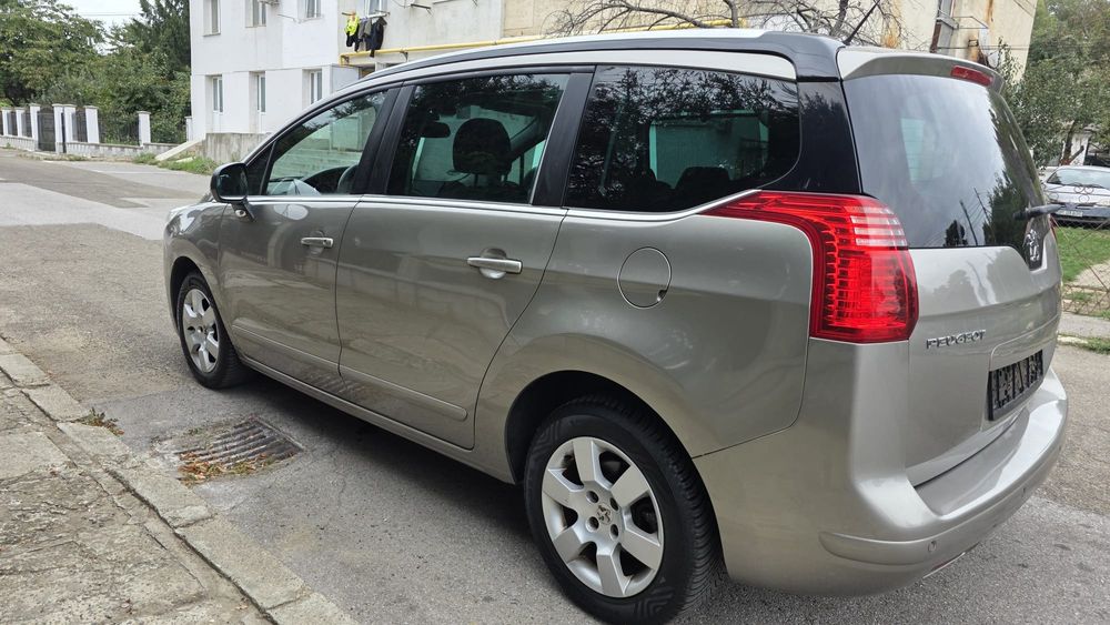 Peugeot 5008 * 1.6 Benzina * An 2013 * Cutie manuala * Euro 5