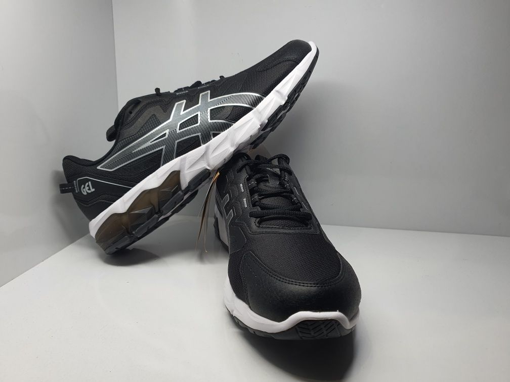 Маратонки Asics  Quantum 90

Чисто нови с кутия.

Размер 46.5 стелка 2