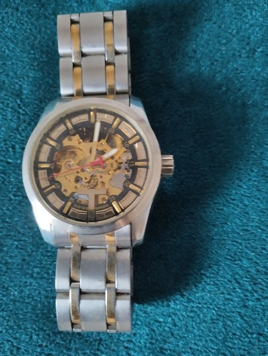 Продаю наручные часы