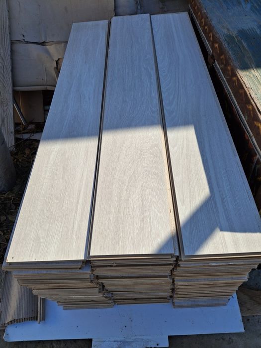 Ламинат хорошем сост.