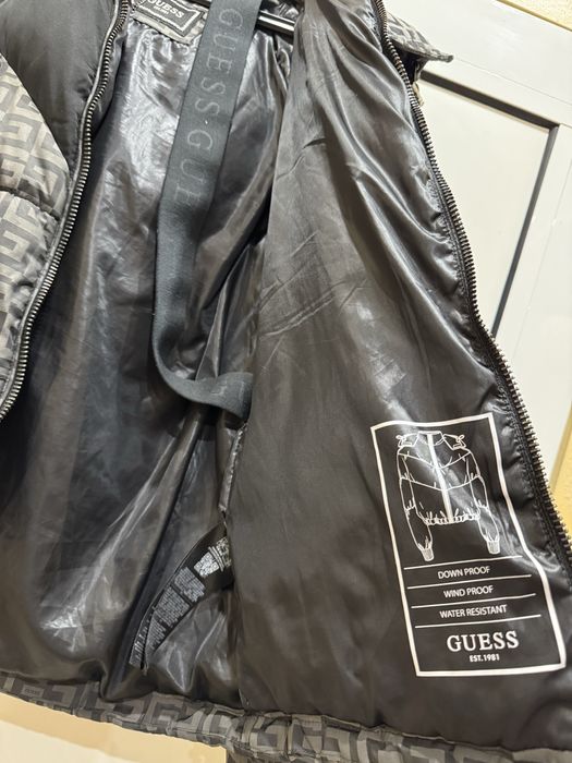 Дамско зимно яке Guess