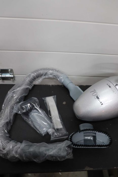 Ръчна прахосмукачка Clatronic HS 2631 /  ЛЕК ДЕФЕКТ