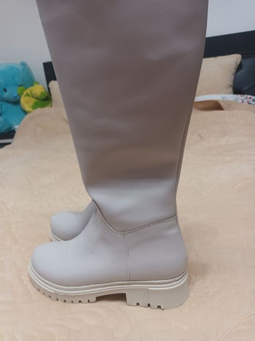 Cizme lungi de iarna