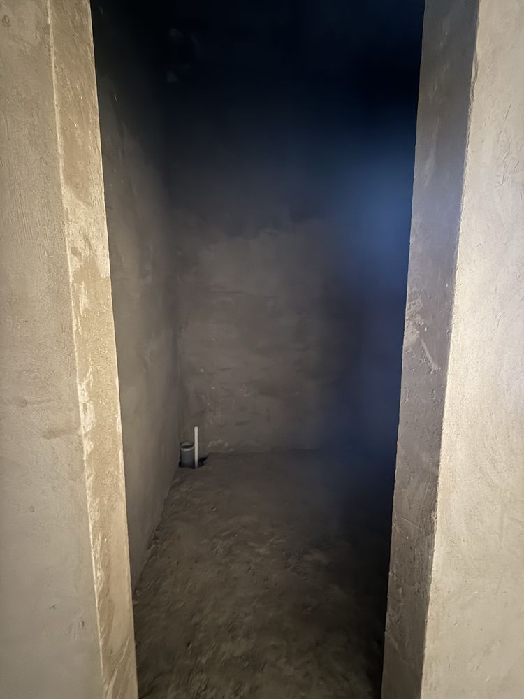 1 xonali karobka srochna sotiladi