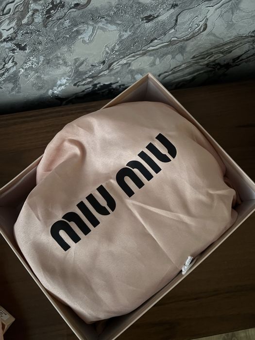 Продам женскую сумку MIU MIU, в хорошем состоянии