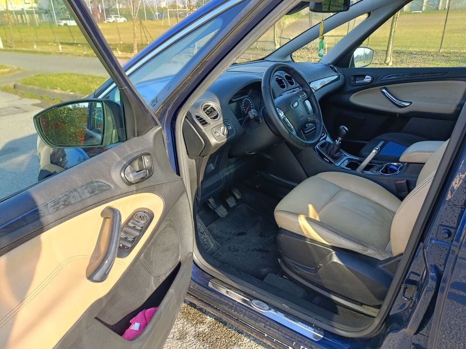 Se vinde pt familie Ford s max ,7 locuri