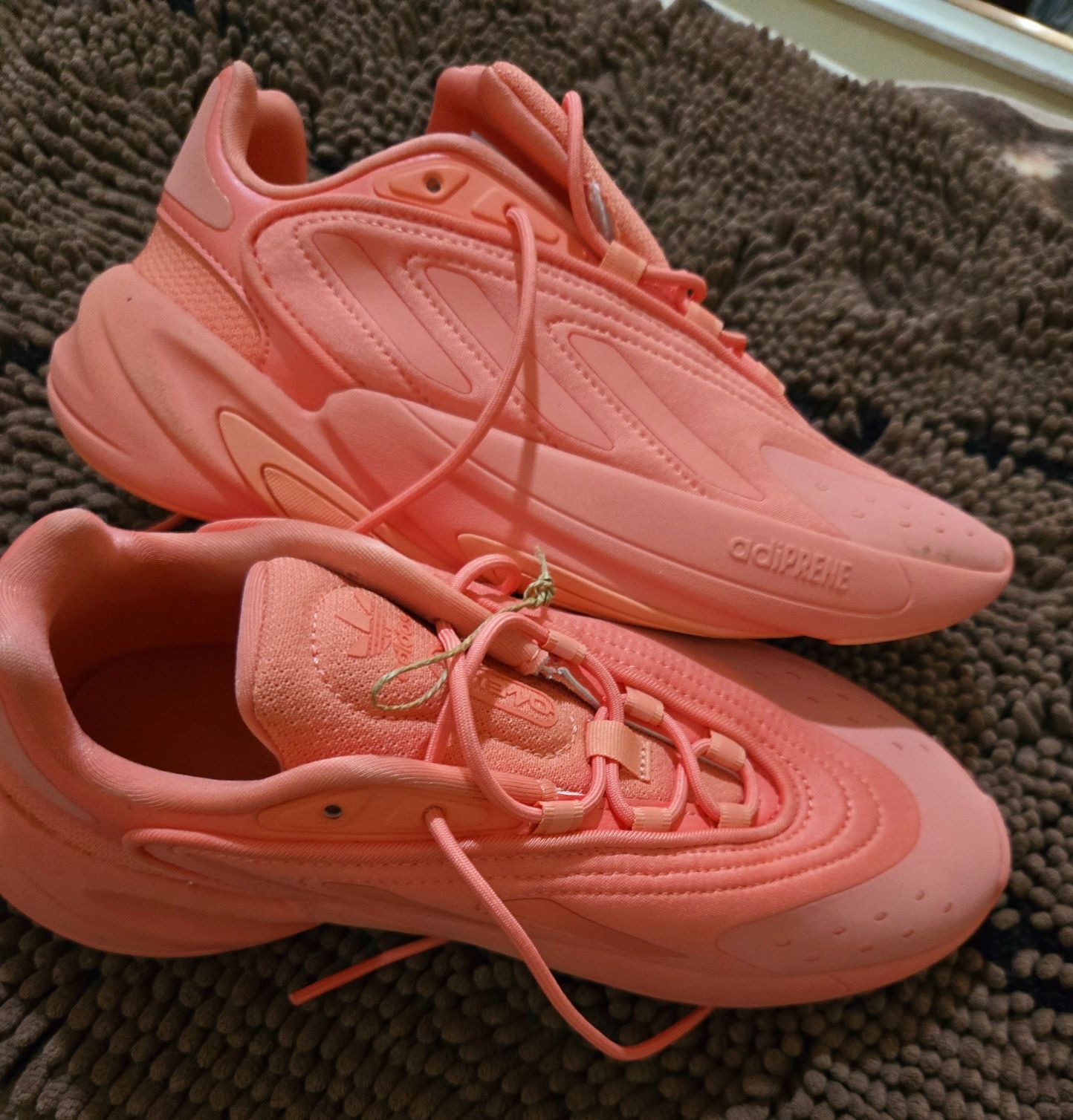 Adidas оригинални дамски сникърси цвят корал 38 номер