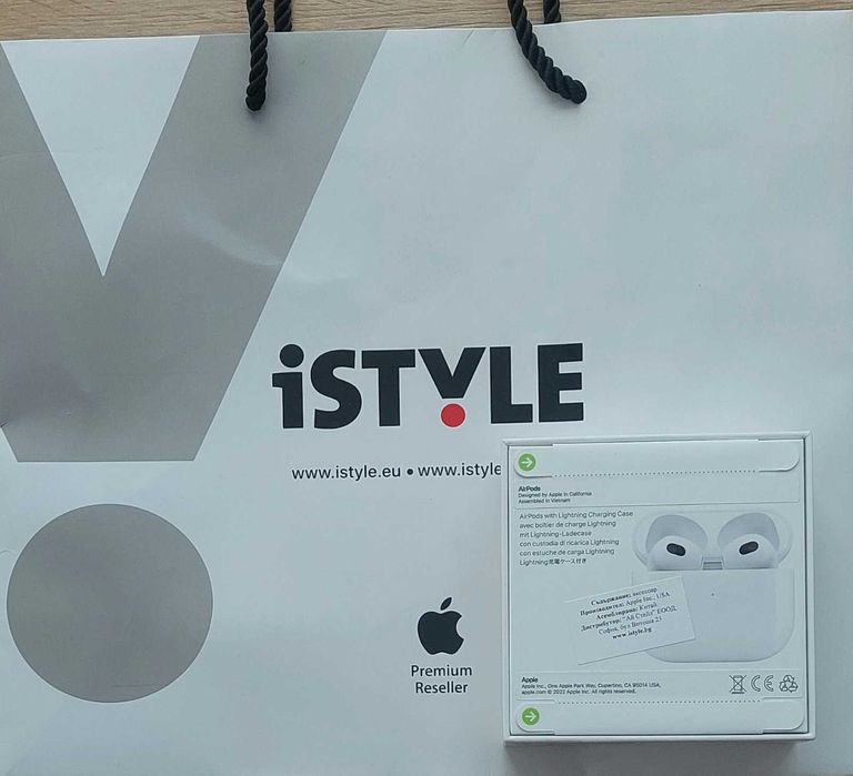 APPLE AirPods 3 (MPNY3ZM/A) Чисто Нови Фабрично Запечатана Кутуя