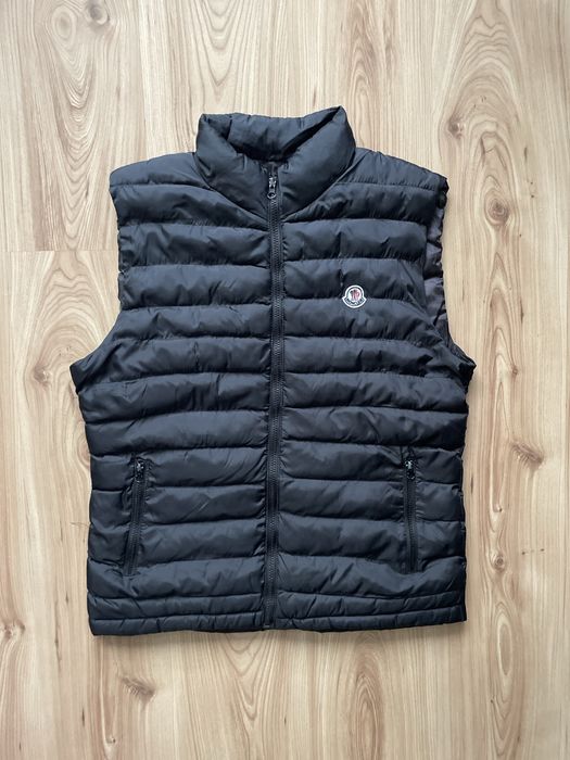 MONCLER / мъжки елек/грейка L