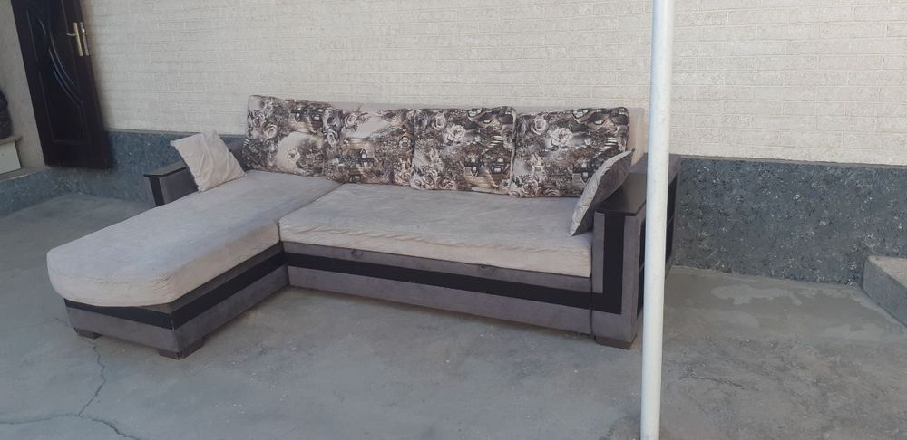 Продам гостинный угалок