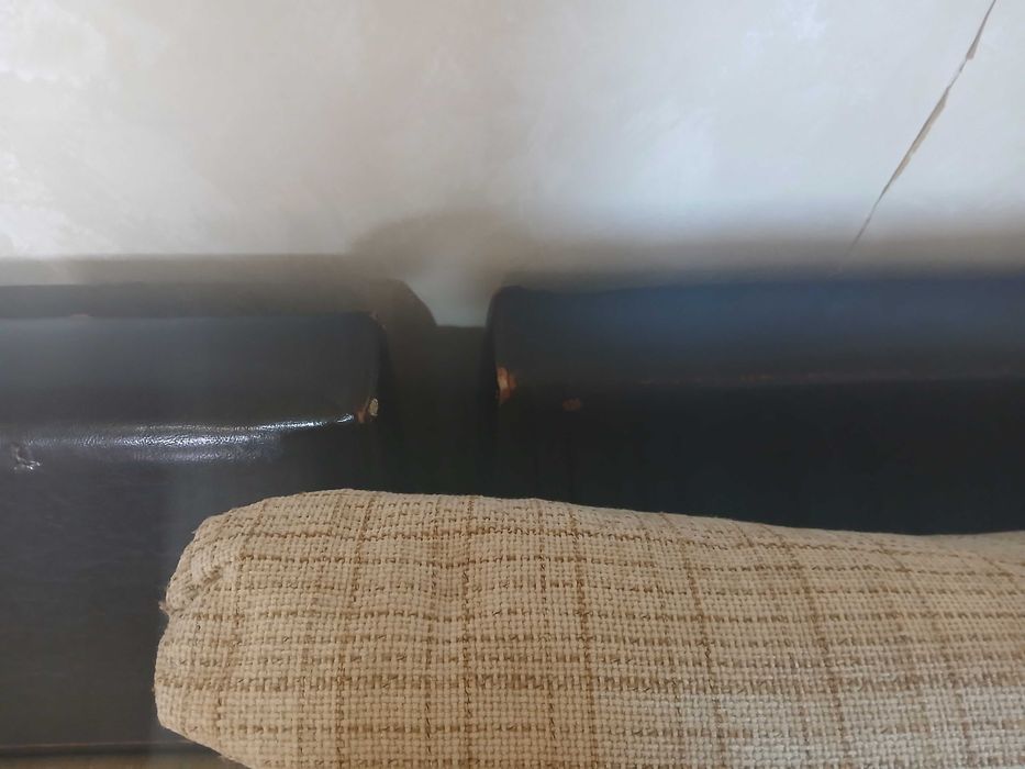 Ъглова холна гарнитура с разтегателно легло ракла и табуретка