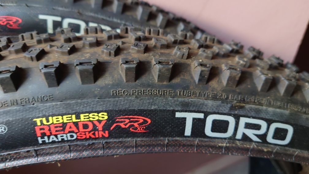 Hutchinson TORO 2 бр 29 х 2.25