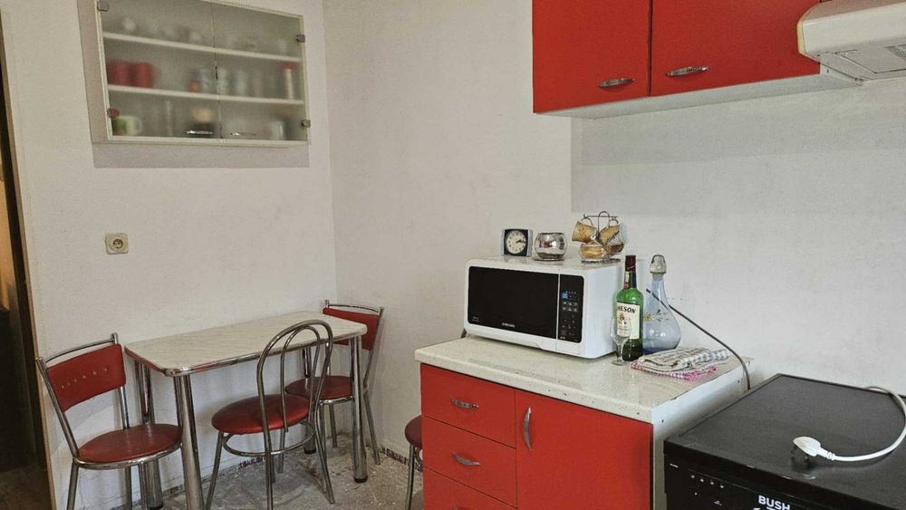 Mobila de bucatarie+ electrocasnice (detalii in descrierea anuntului)