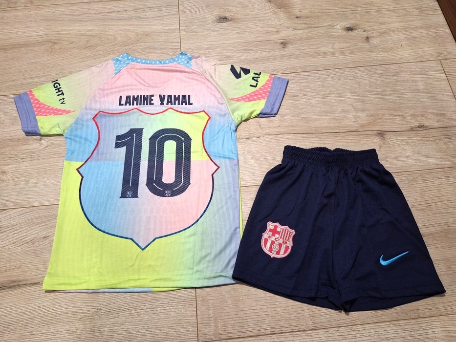 Детски екип на Барселона #Ламин Ямал #10# специално издание!