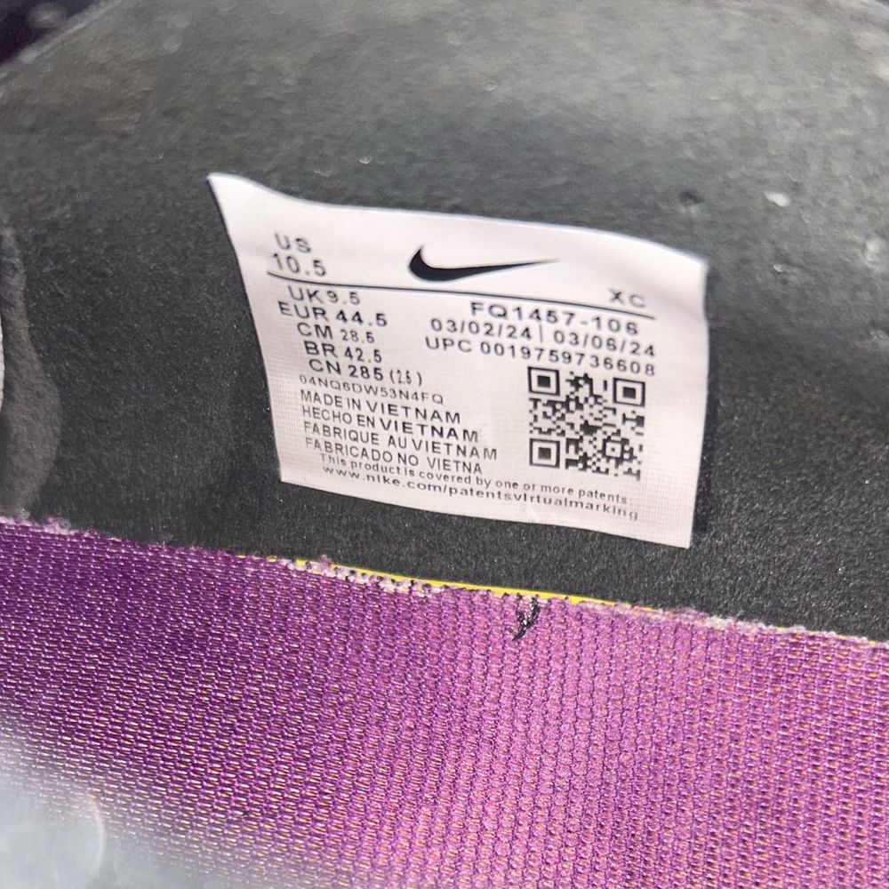 papuci fotbal nike tn sintetic marimea 45