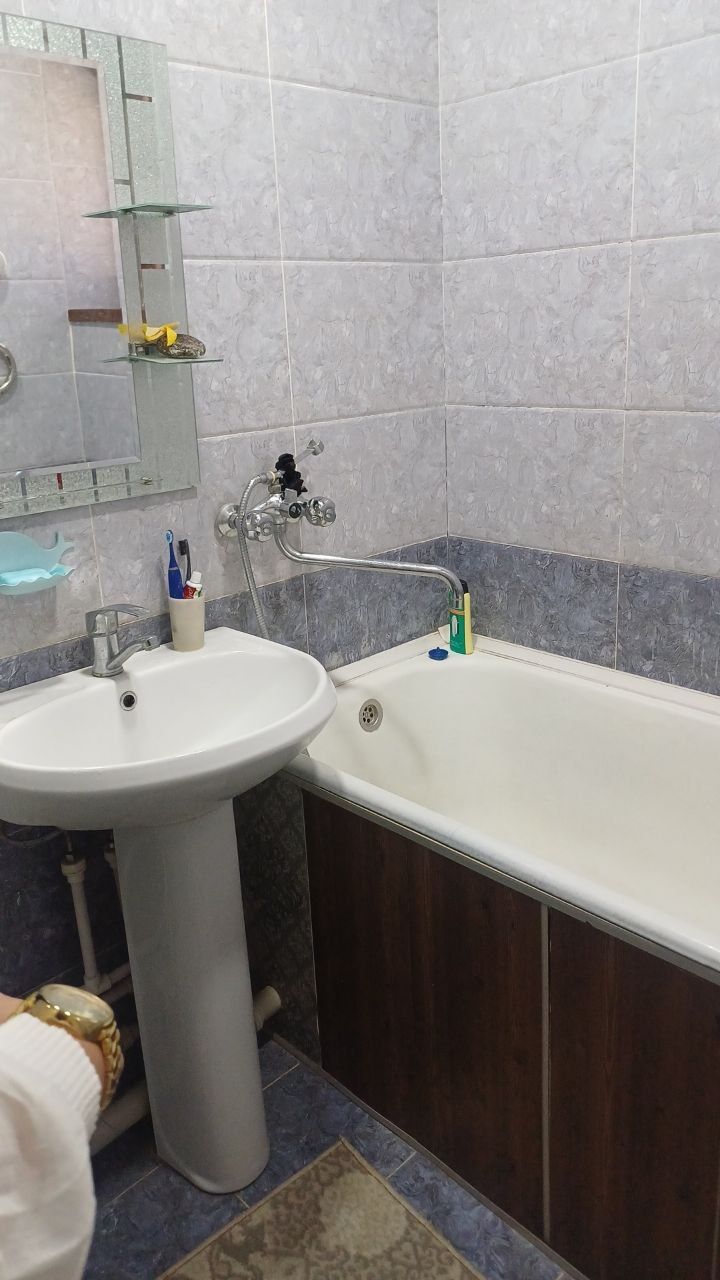 2 xonalik kvartira sotiladi