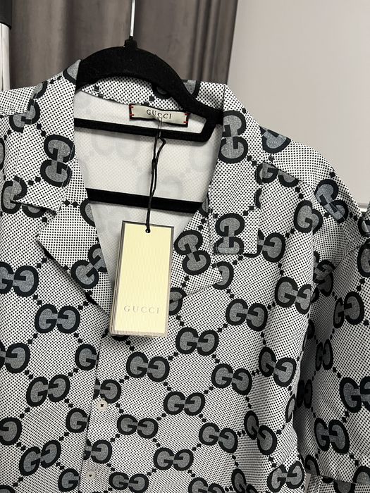 Compleu GUCCI super calitate