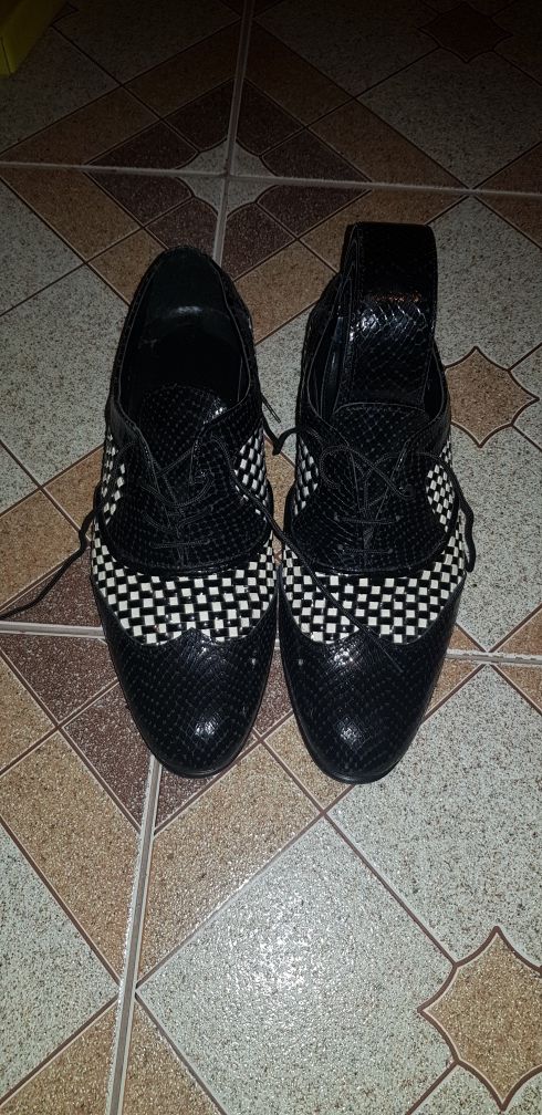 Pantofi piele nr. 38 +curea tot din piele