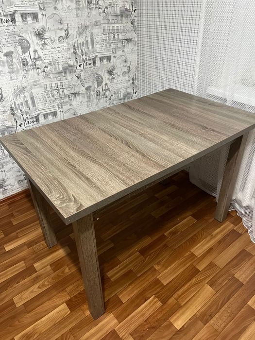 Продам стол кухонный