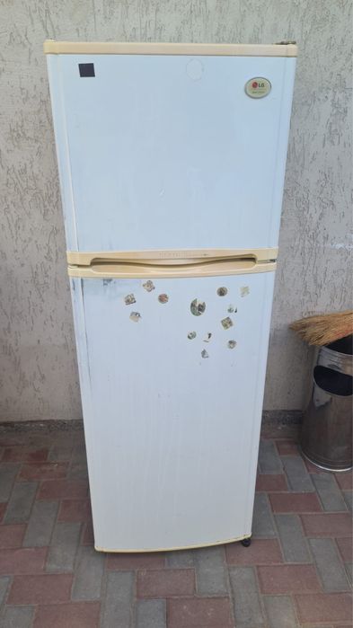 Холодильник двух камерный