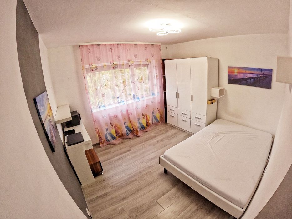 Vand Apartament 2 camere decomandat Alfa si doua locuri de parcare