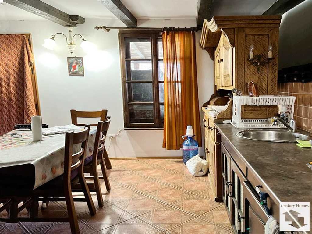 116148 Реновирана къща с голям двор, в село Плаково, Велико Търново