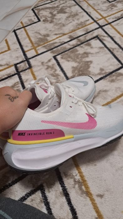 Маратонки Nike...