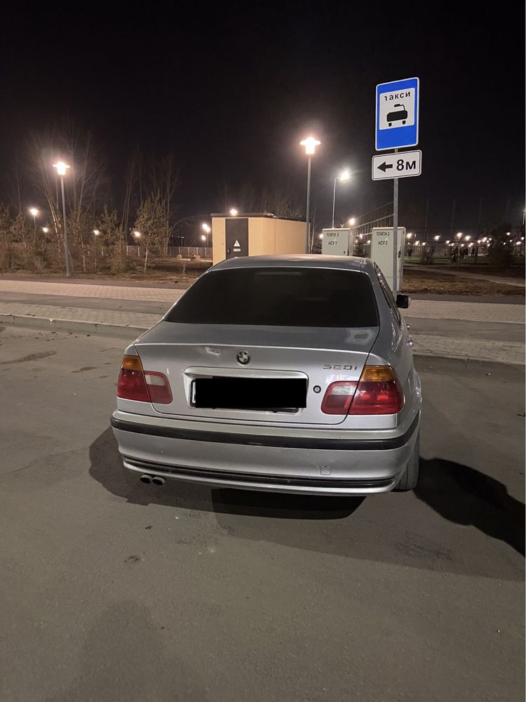 Продам бмв 320i