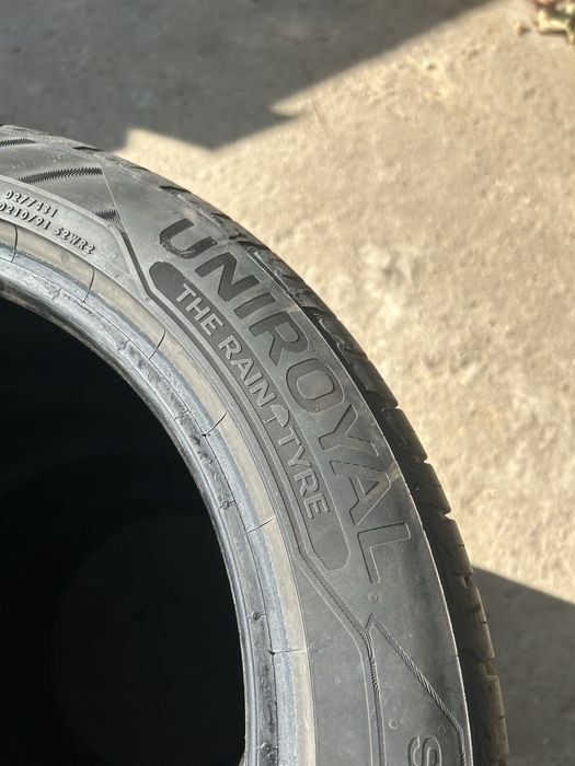 Vând cauciucuri 235/45/R17