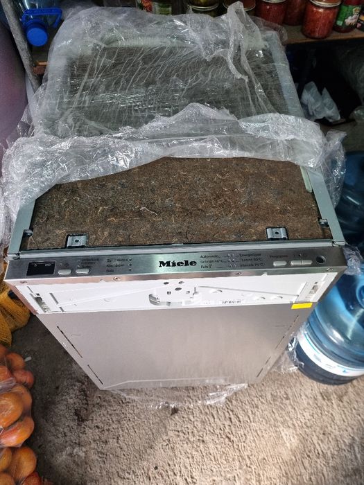 Съдомиялна за вграждане  Miele