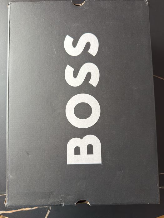 Чисто Нови Оригинални Обувки Boss Размер 46/31см стелка