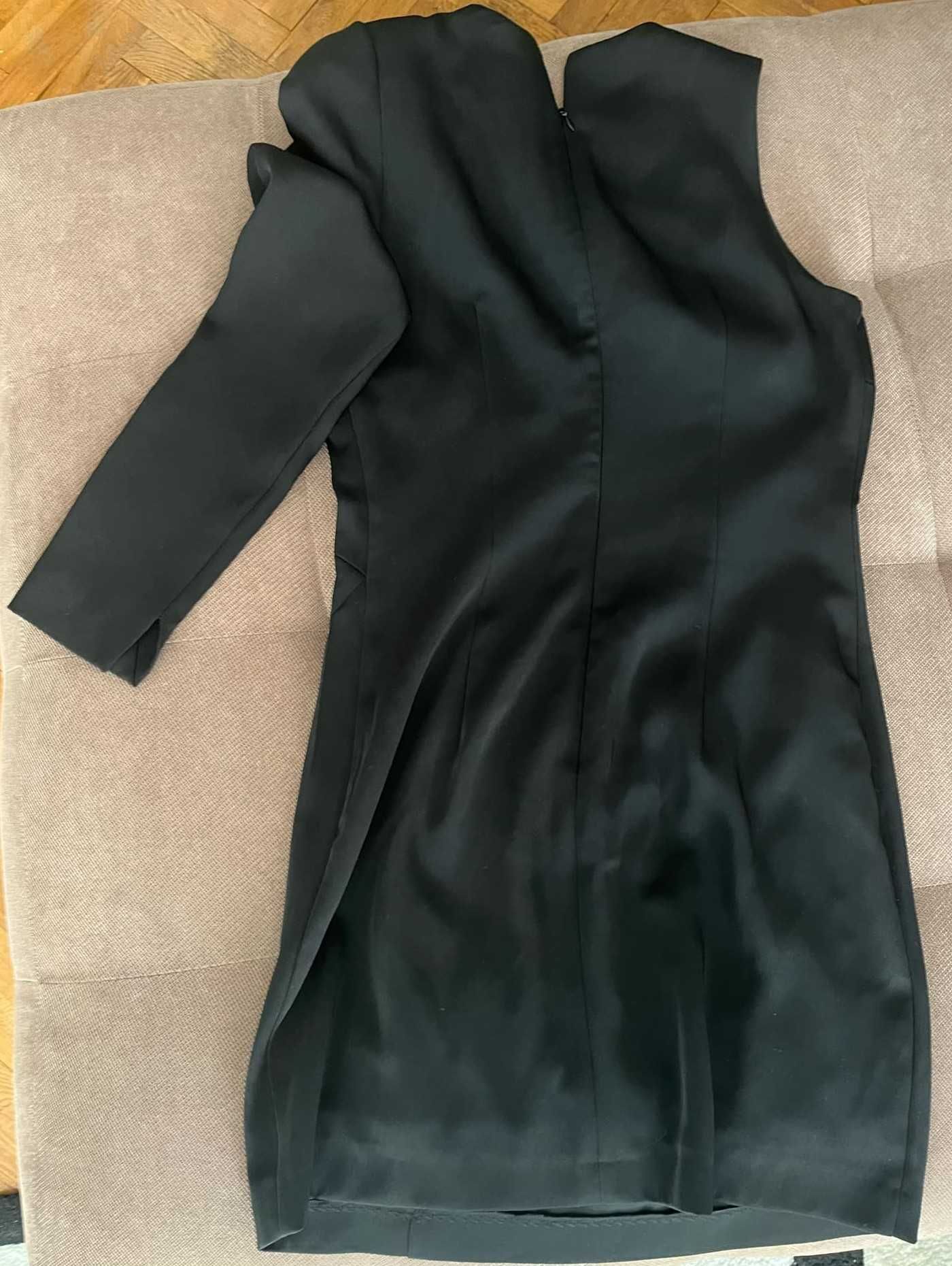 Стилни рокли Mango и H&M