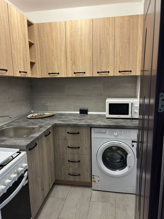 Inchiriez Apartament 3 camere in regim hotelier