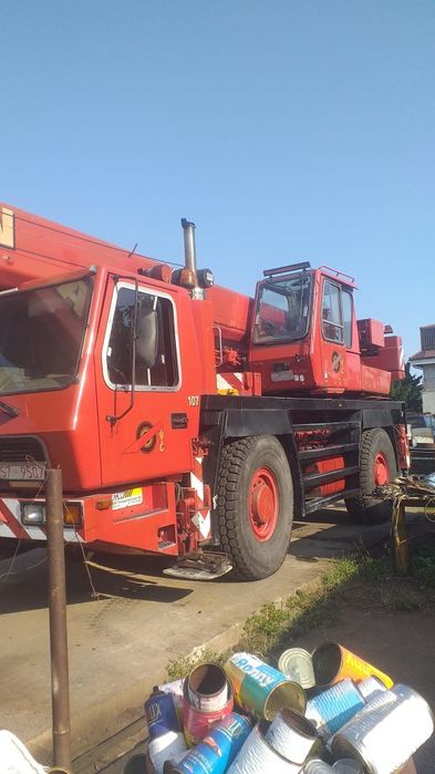 Vand maracara Grove GMK 3040 40 tone 
Motor Mercedes 
Anvelope noi
Bra