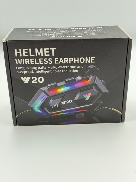 Helmet wireless earphone