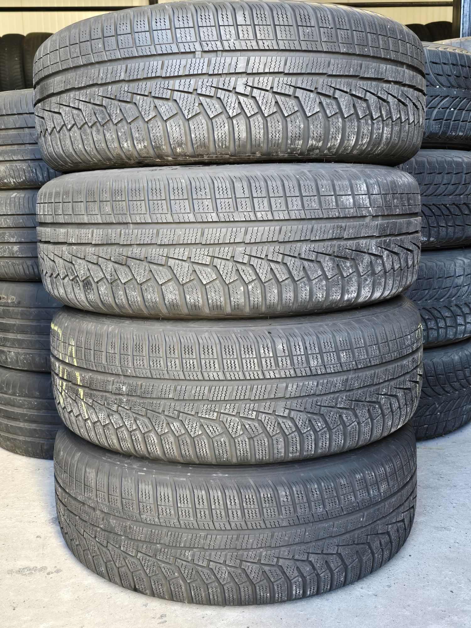 4 Броя 215/60/17 Hankook 2x6mm 2x5,2mm