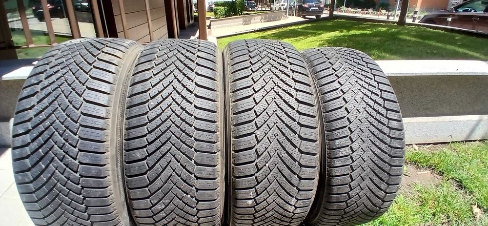 Продавам 4 бр. зимни гуми Yokohama BluEarth V906 235/45 R18, 98V XL